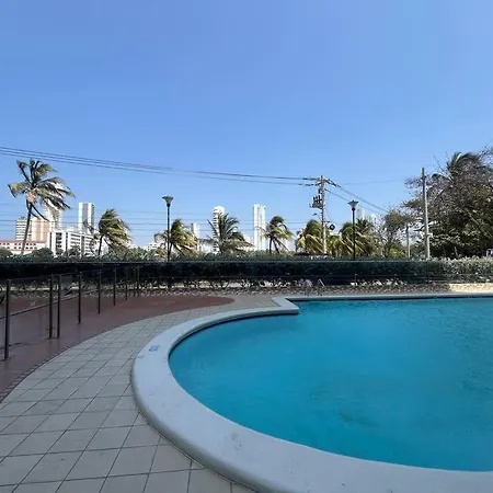 Amazing Penthouse With Stunning Views & Pool Apartment *