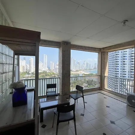 Amazing Penthouse With Stunning Views & Pool Apartment *
