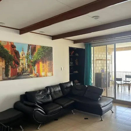 Amazing Penthouse With Stunning Views & Pool Apartamento