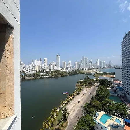 Amazing Penthouse With Stunning Views & Pool Apartamento